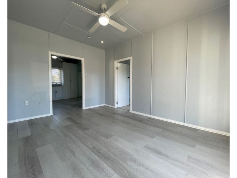 18 Spring Street, East Ipswich QLD 4305