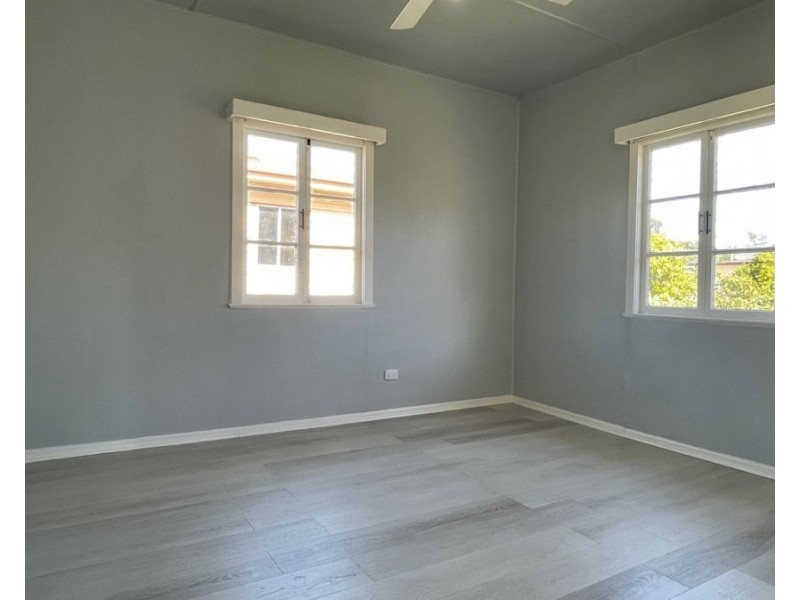 18 Spring Street, East Ipswich QLD 4305