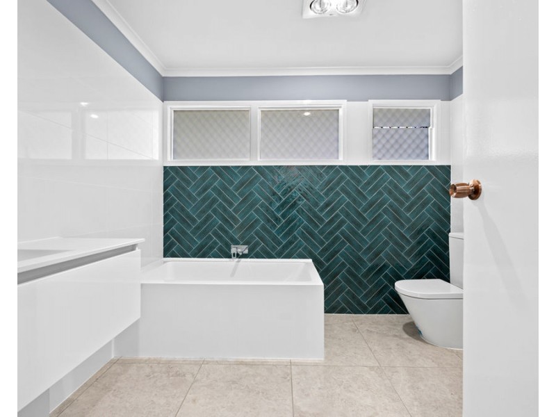 18 Lawson Street, Leichhardt QLD 4305