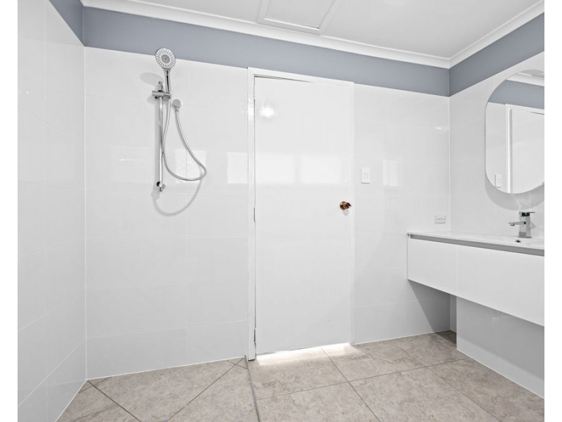 18 Lawson Street, Leichhardt QLD 4305