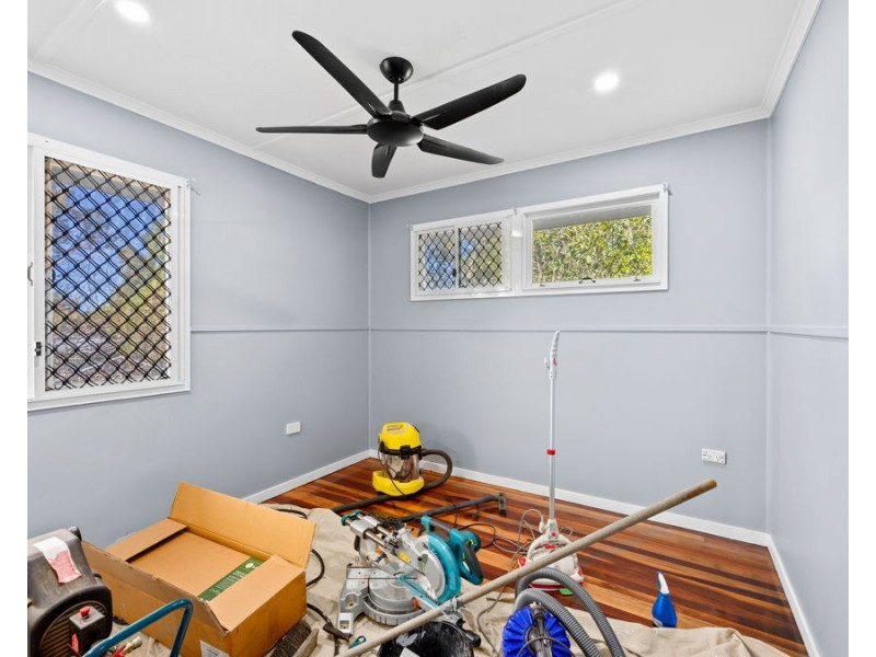 18 Lawson Street, Leichhardt QLD 4305