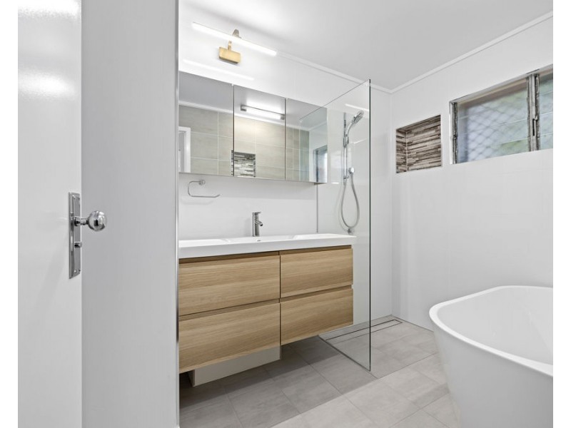 48 Kynance Street, Leichhardt QLD 4305
