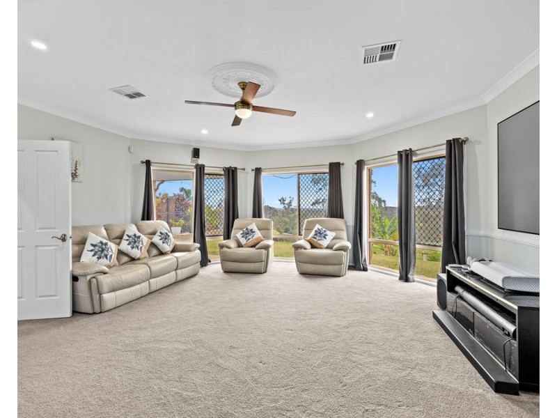 36 Winland Drive, Deebing Heights QLD 4306