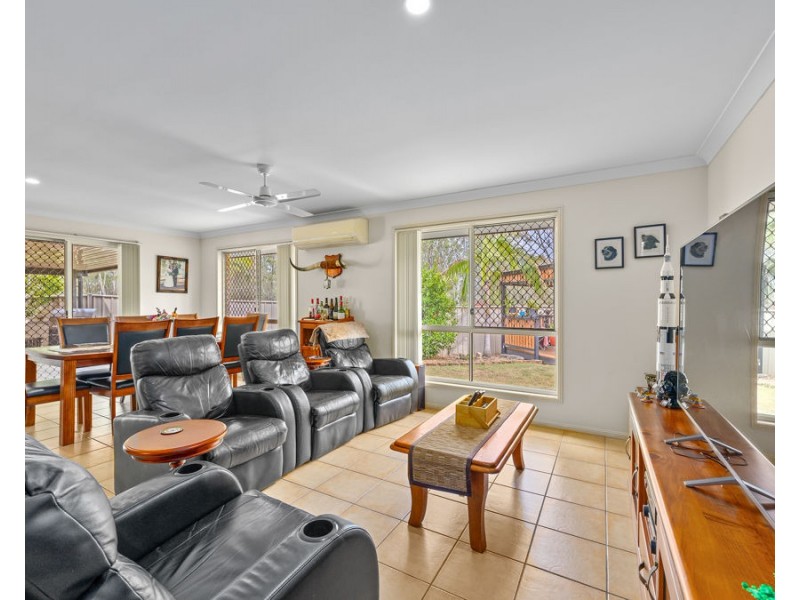 128 Kensington Drive, Flinders View QLD 4305