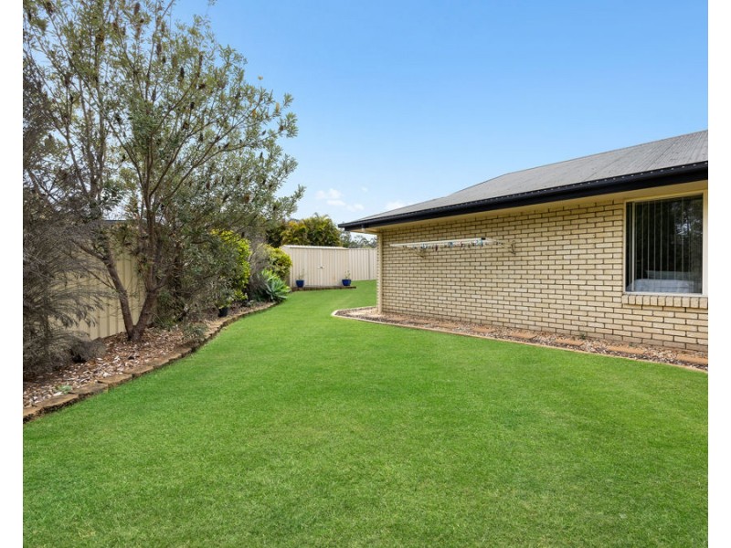 128 Kensington Drive, Flinders View QLD 4305