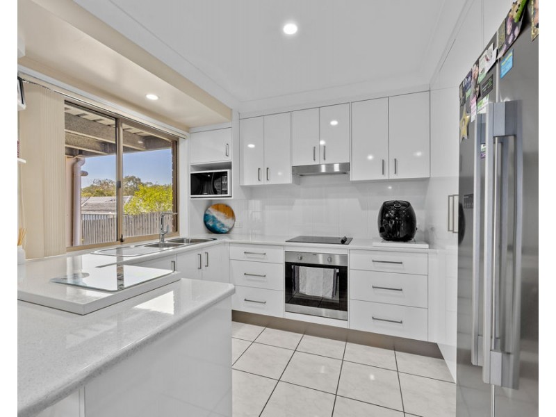 86 Equestrian Drive, Yamanto QLD 4305