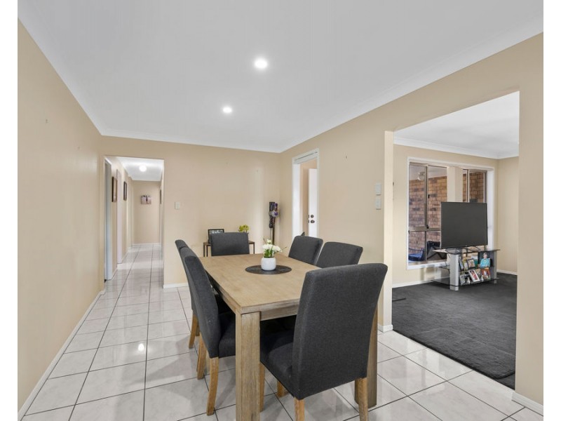 86 Equestrian Drive, Yamanto QLD 4305