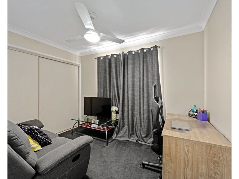 86 Equestrian Drive, Yamanto QLD 4305