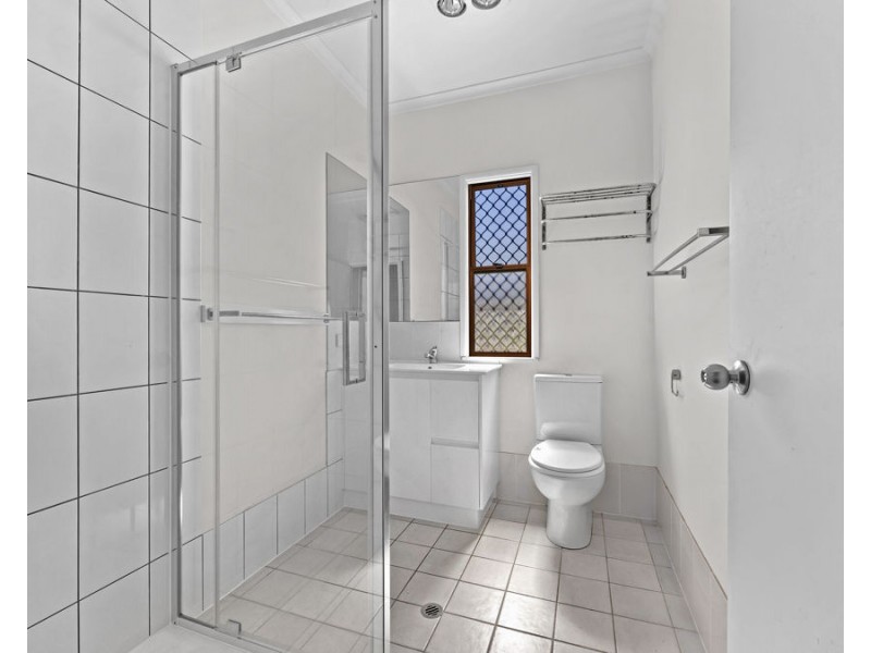 10 Church Street, Silkstone QLD 4304