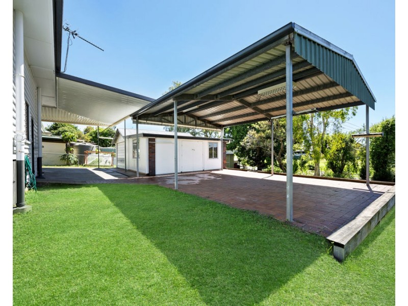 10 Church Street, Silkstone QLD 4304