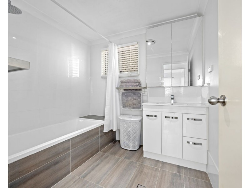 7 Roma Street, North Booval QLD 4304