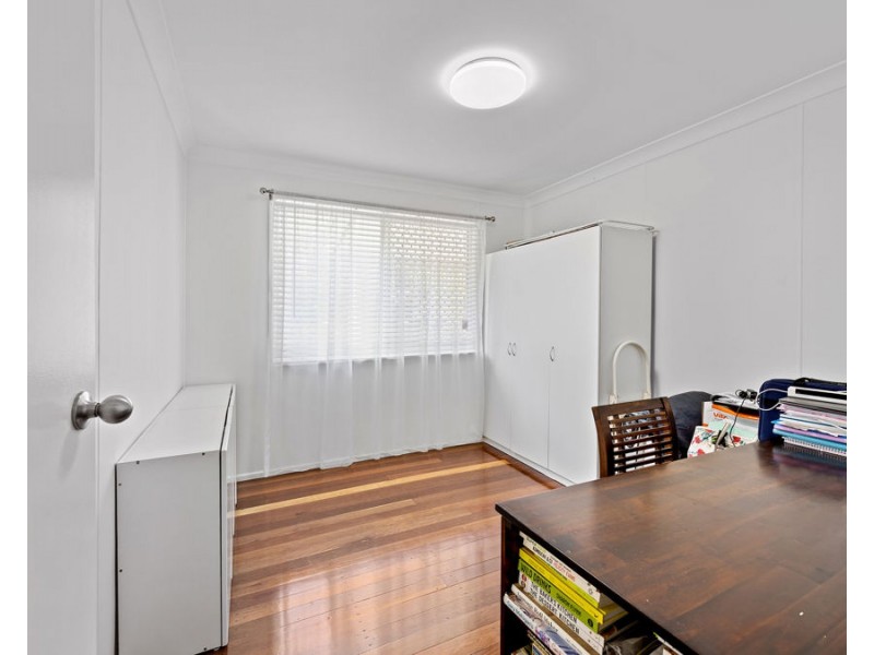 7 Roma Street, North Booval QLD 4304