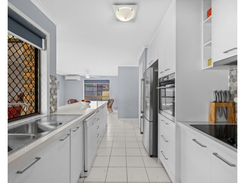 9 Connemara Court, Yamanto QLD 4305