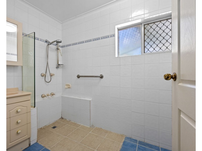 2 France Street, Eastern Heights QLD 4305