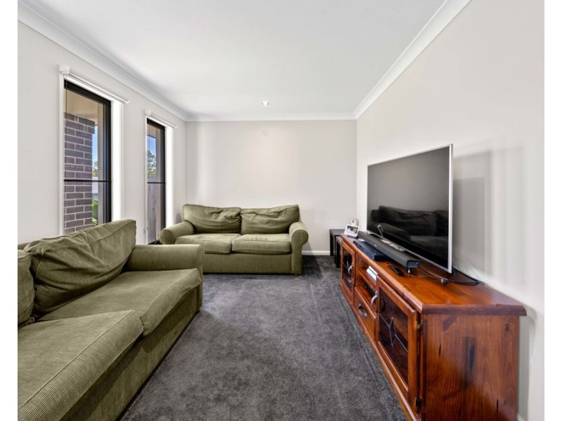 27 Tetra Crescent, Ripley QLD 4306