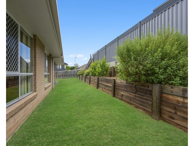 6 Jellett Drive, Deebing Heights QLD 4306