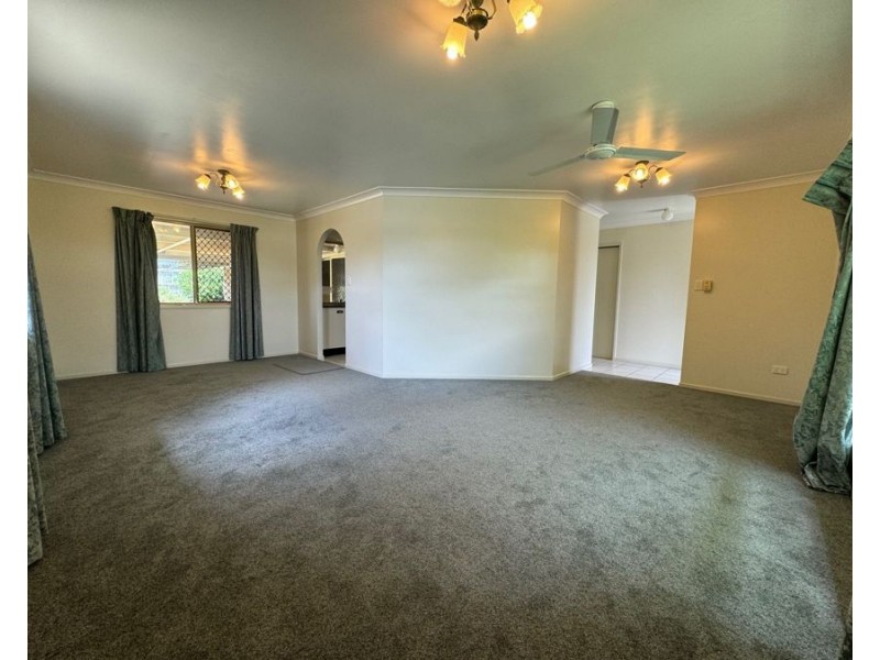 8 Redwood Place, Yamanto QLD 4305