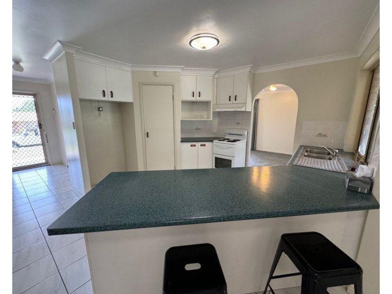 8 Redwood Place, Yamanto QLD 4305