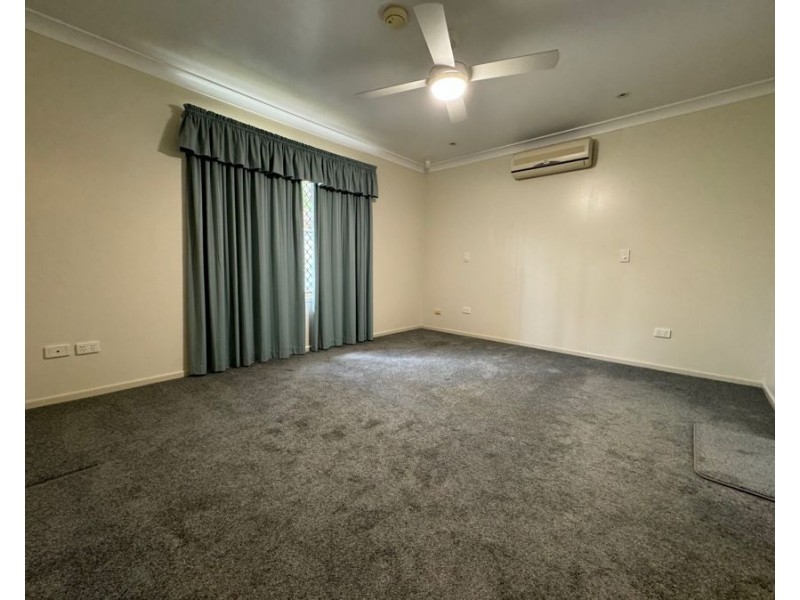 8 Redwood Place, Yamanto QLD 4305