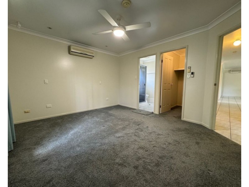 8 Redwood Place, Yamanto QLD 4305