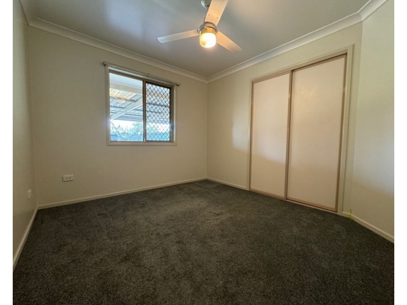 8 Redwood Place, Yamanto QLD 4305