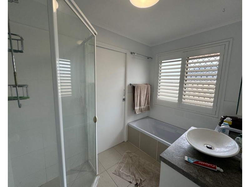 8 Blenheim Crescent, Yamanto QLD 4305