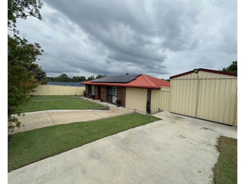 8 Blenheim Crescent, Yamanto QLD 4305