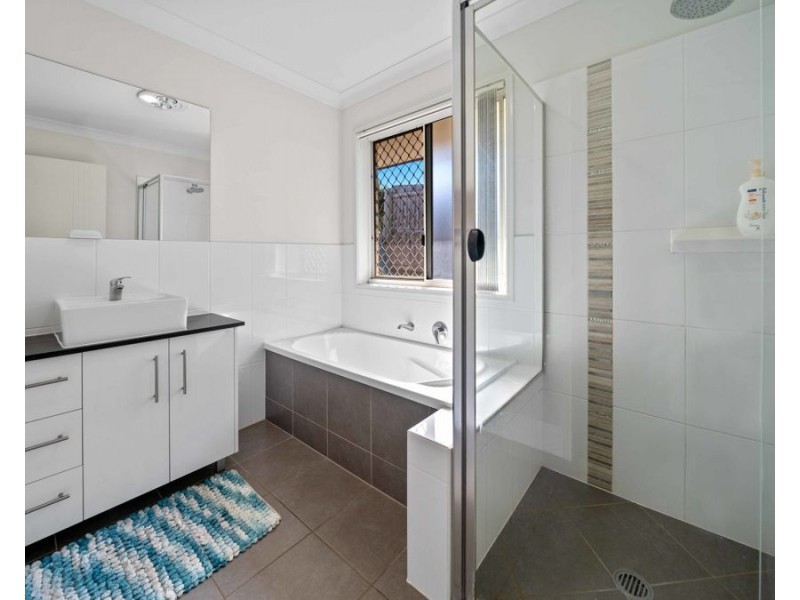 10 Nuala Street, Yamanto QLD 4305