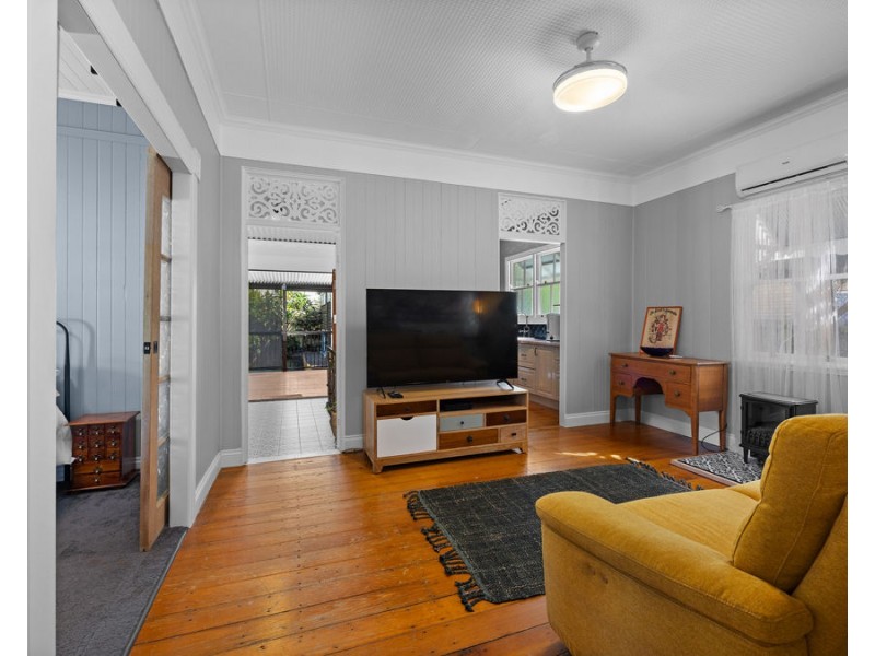 10 Freeman Street, North Ipswich QLD 4305