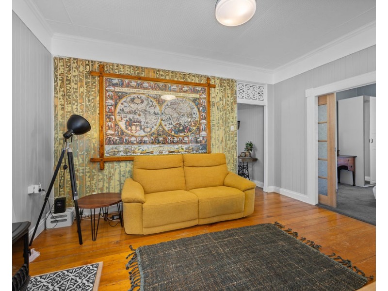 10 Freeman Street, North Ipswich QLD 4305