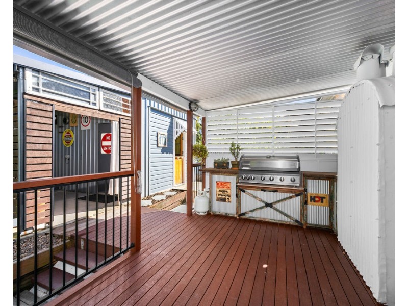 10 Freeman Street, North Ipswich QLD 4305