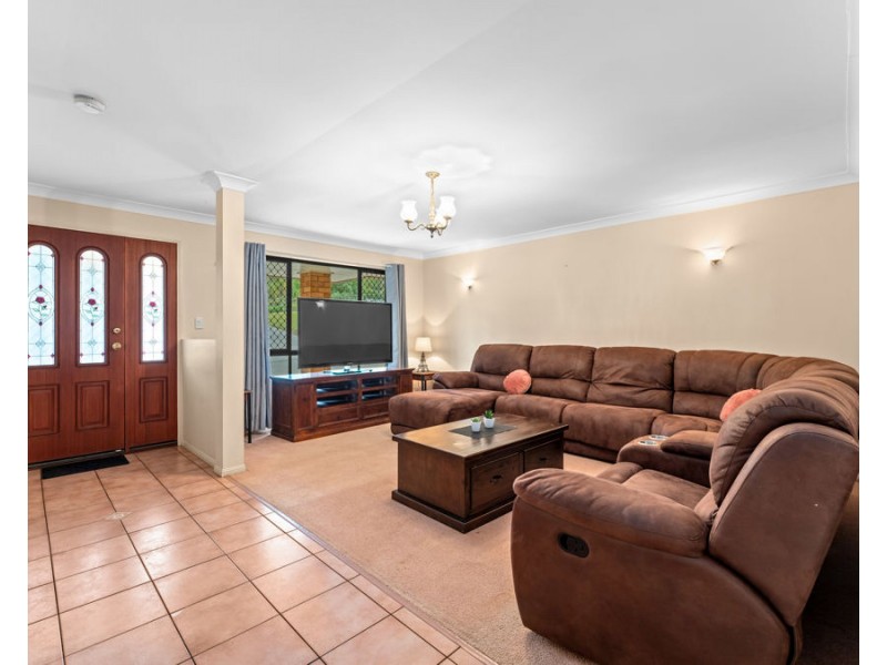 16 Chilton Court, Deebing Heights QLD 4306