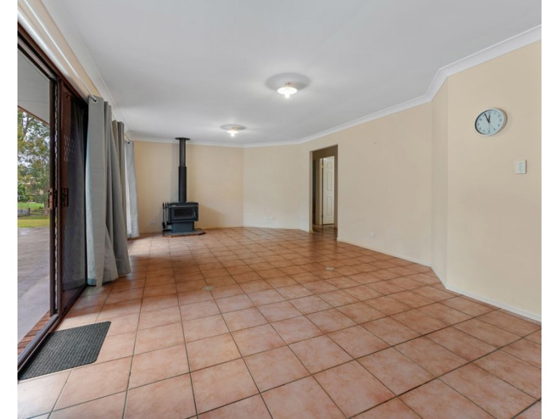 16 Chilton Court, Deebing Heights QLD 4306