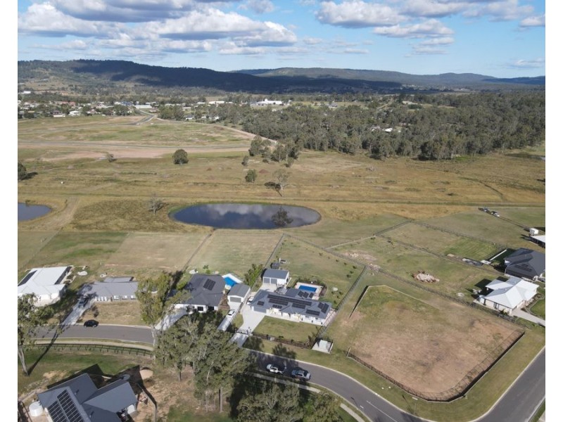 22 Sandstone Drive, Hatton Vale QLD 4341
