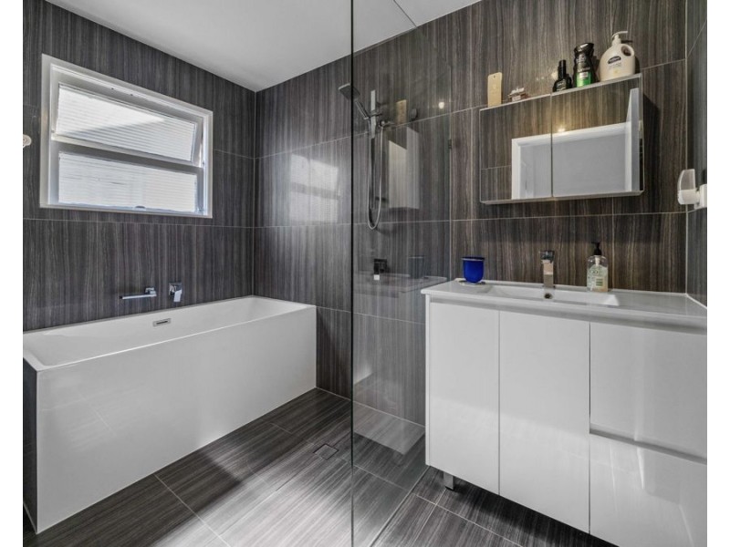 1A Alexandra Street, Booval QLD 4304