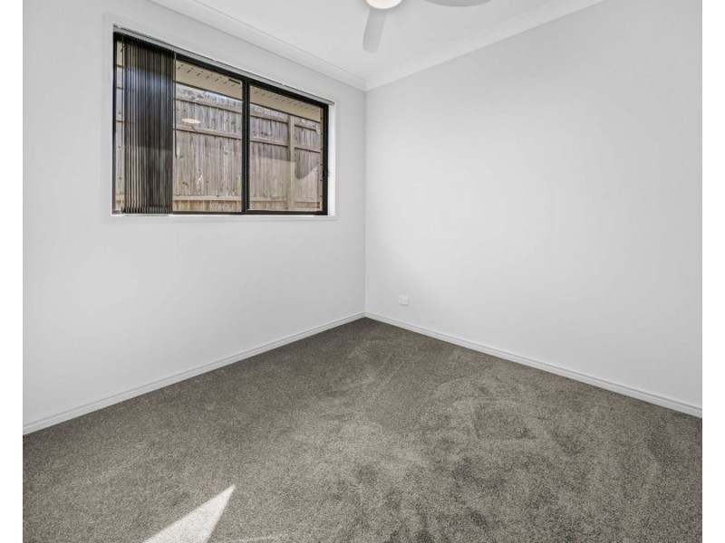 4 Bonnie Court, Flinders View QLD 4305