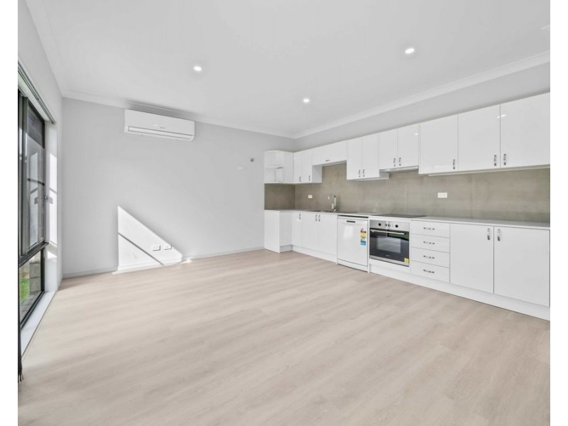 4 Bonnie Court, Flinders View QLD 4305