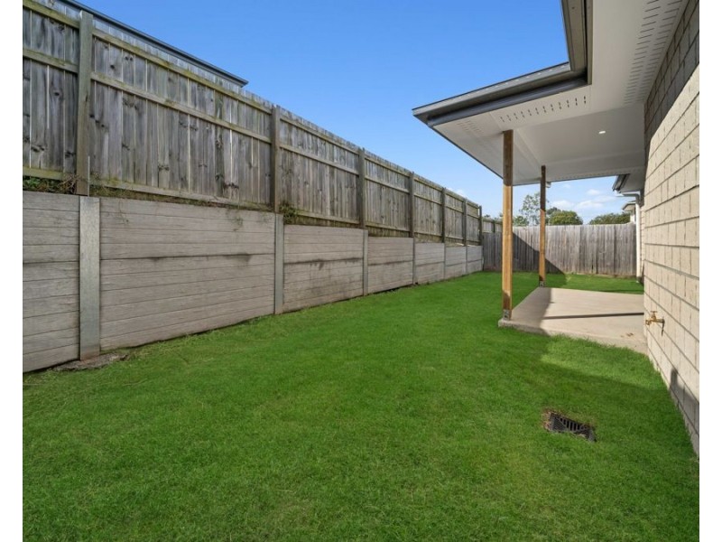 4 Bonnie Court, Flinders View QLD 4305