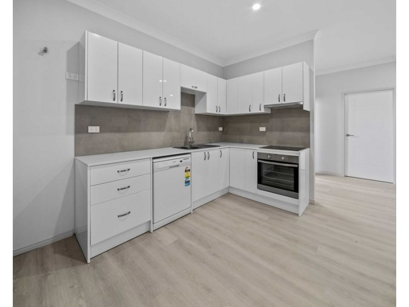 4 Bonnie Court, Flinders View QLD 4305