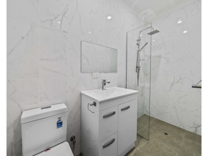 4 Bonnie Court, Flinders View QLD 4305