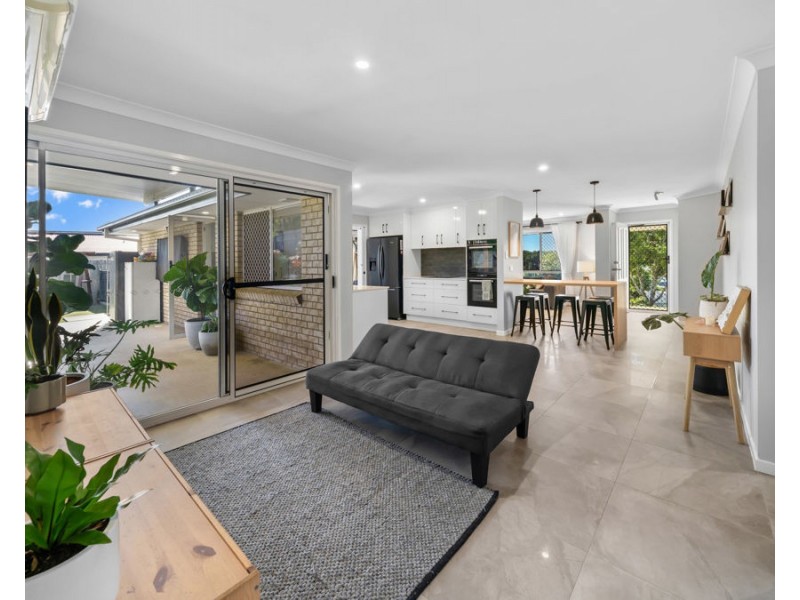 9 Windsor Court, Deebing Heights QLD 4306