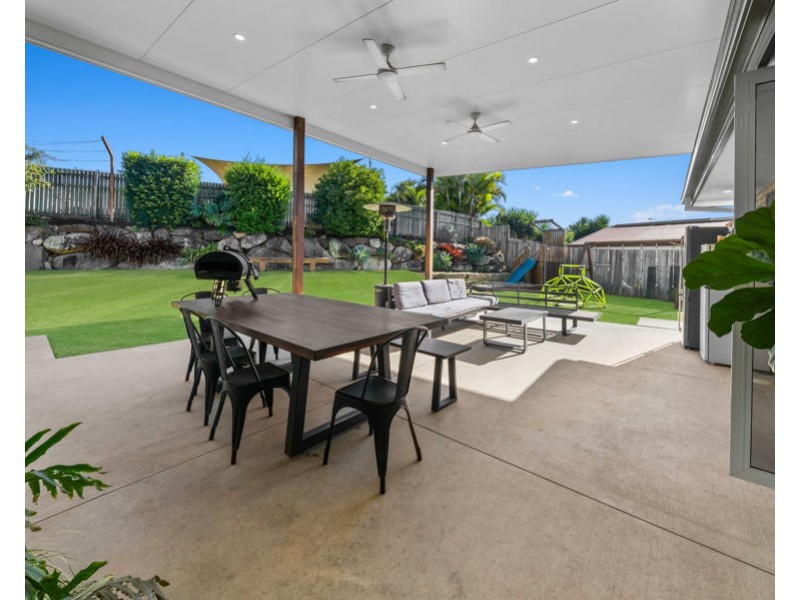 9 Windsor Court, Deebing Heights QLD 4306