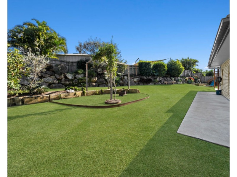 9 Windsor Court, Deebing Heights QLD 4306