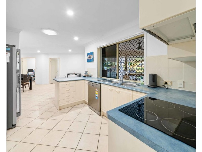 6-8 Ridgeview Court, Deebing Heights QLD 4306