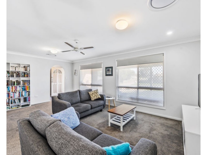 28 Cambridge Street, Silkstone QLD 4304