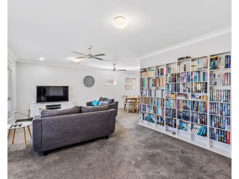 28 Cambridge Street, Silkstone QLD 4304