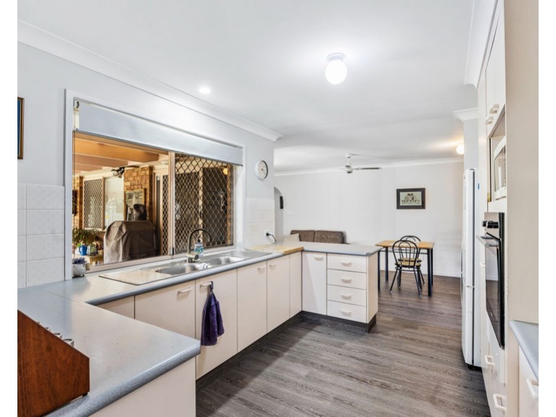 28 Cambridge Street, Silkstone QLD 4304