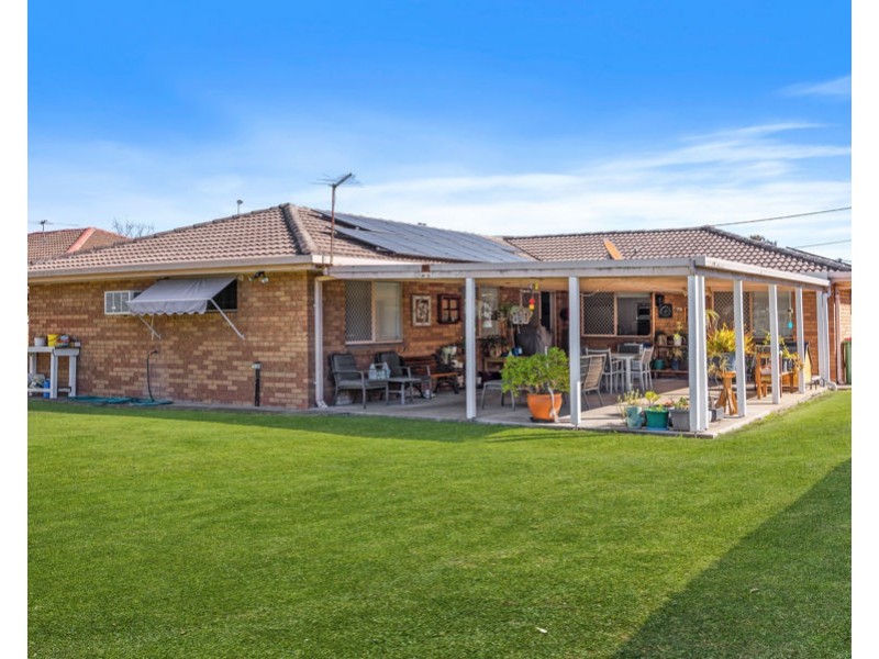 28 Cambridge Street, Silkstone QLD 4304