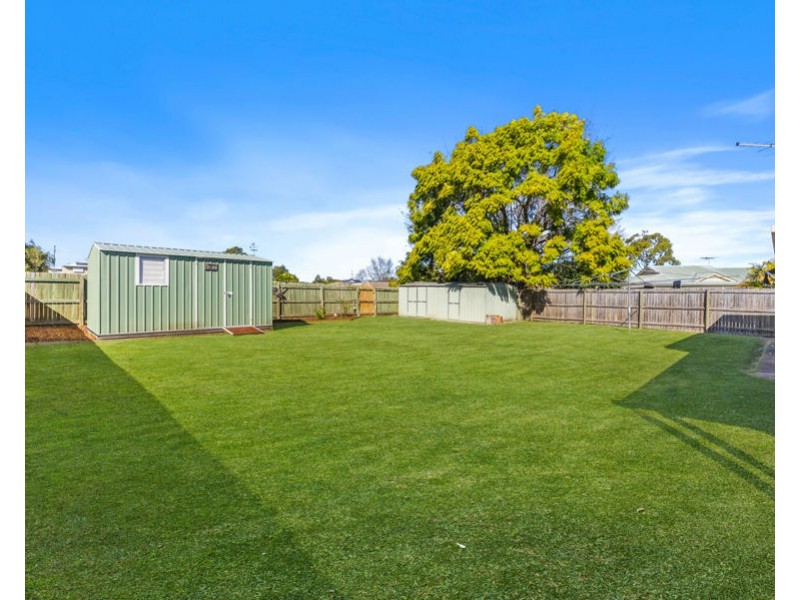 28 Cambridge Street, Silkstone QLD 4304