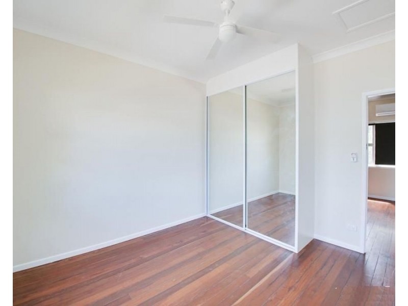 12 McNamara Street, Leichhardt QLD 4305